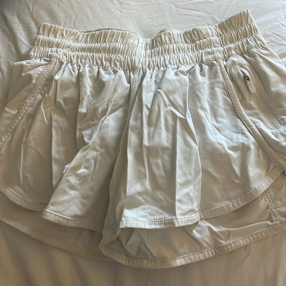 white lulu shorts
